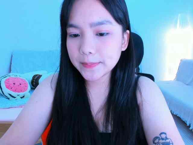 YanaPeach webcam