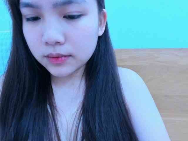 YanaPeach webcam