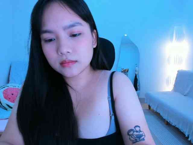 YanaPeach webcam