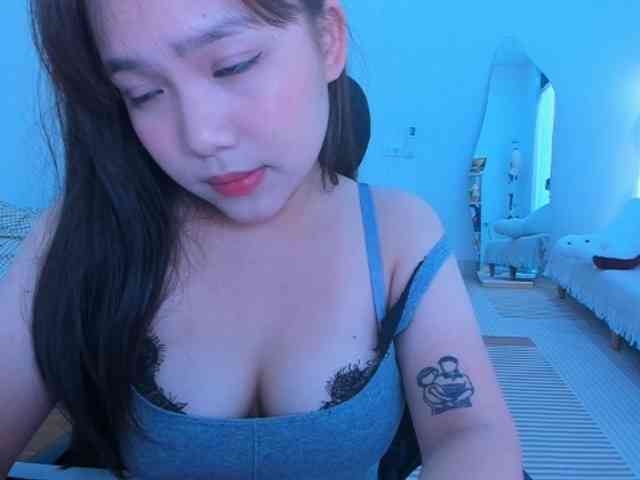 YanaPeach webcam