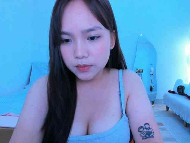 YanaPeach webcam