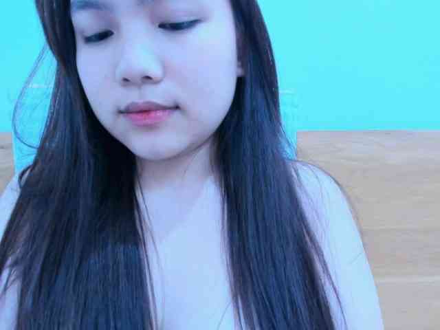 YanaPeach webcam