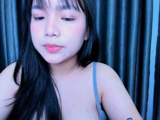 YanaPeach webcam