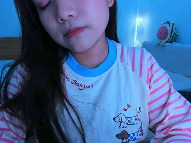 YanaPeach webcam