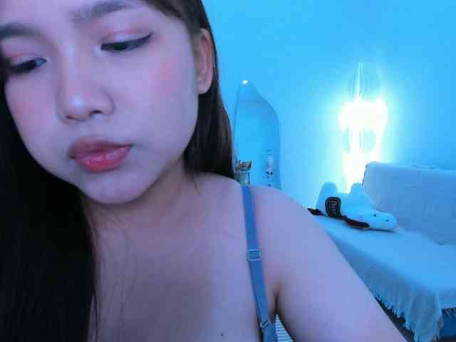 YanaPeach webcam