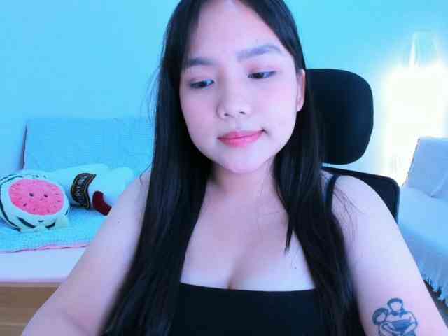 YanaPeach webcam