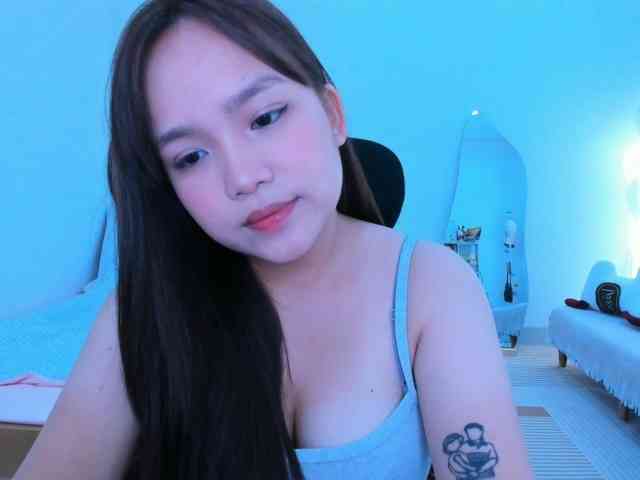 YanaPeach webcam