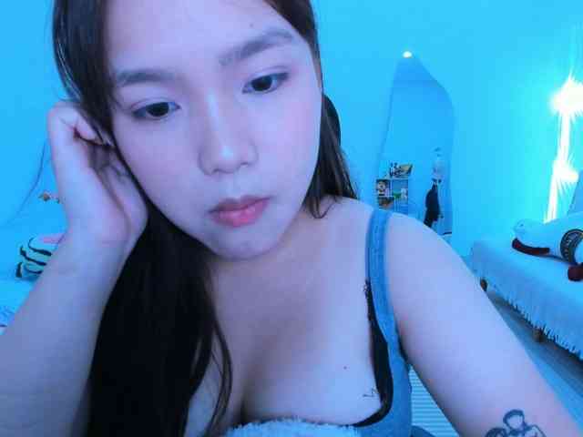 YanaPeach webcam