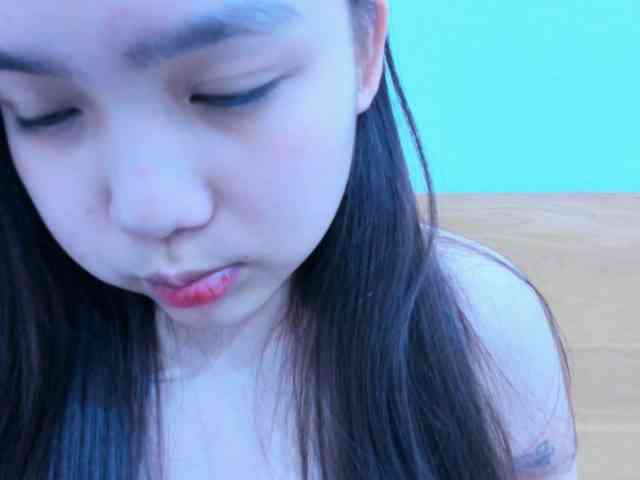 YanaPeach webcam