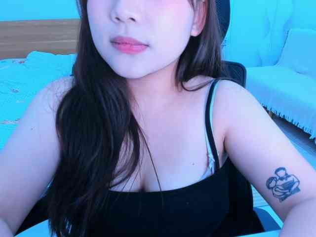 Model: YanaPeach