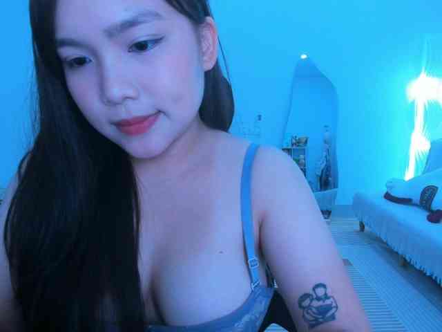 YanaPeach webcam