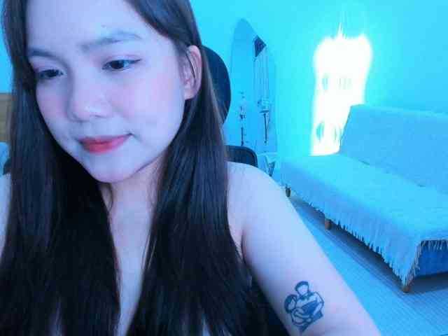 YanaPeach webcam