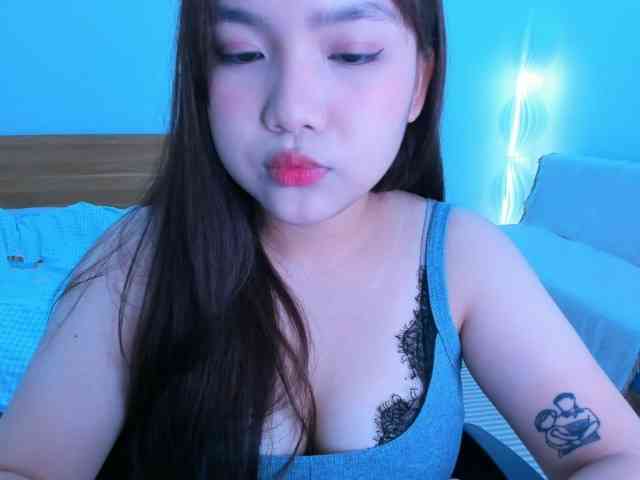 YanaPeach webcam