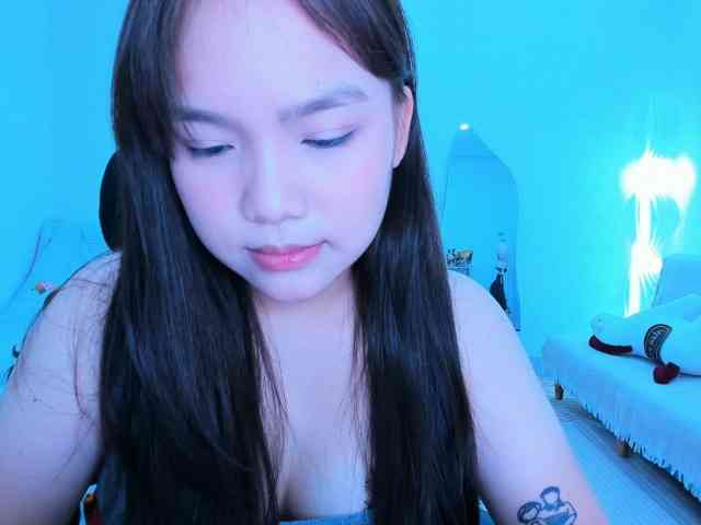 YanaPeach webcam