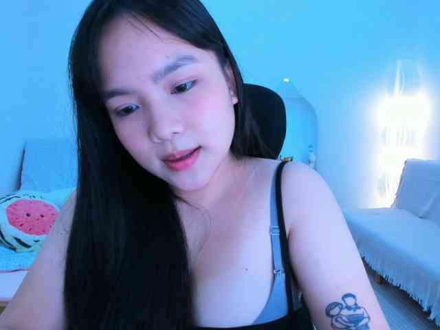 YanaPeach webcam