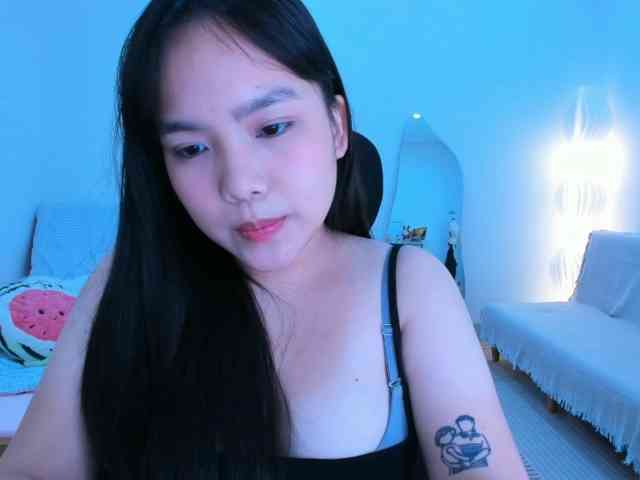 YanaPeach webcam