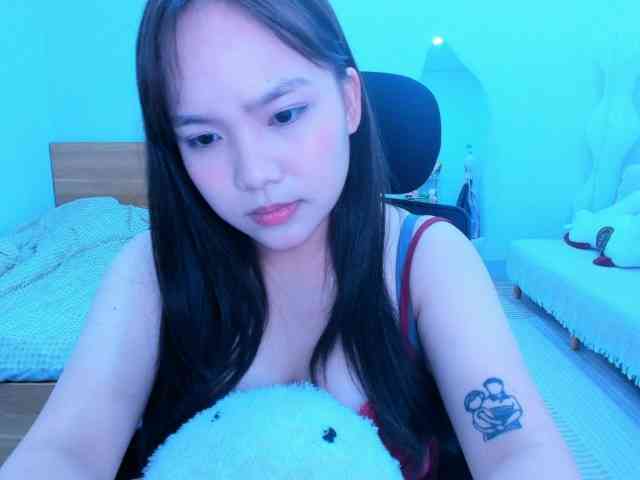 YanaPeach webcam