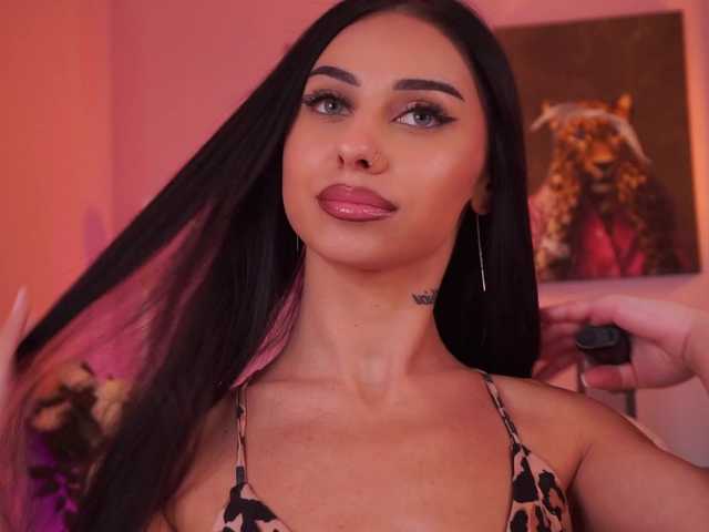 AzraReign live webcam show