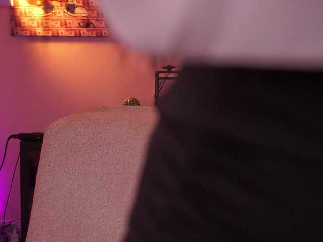 AzraReign live webcam show