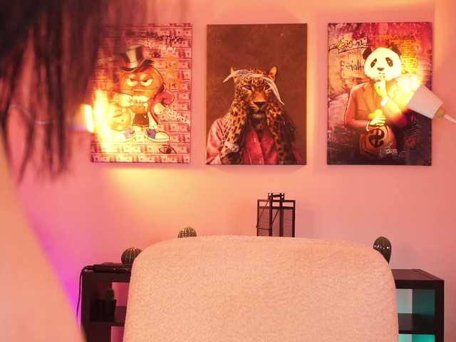 AzraReign live cam on BongaCams
