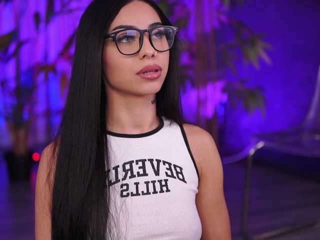 AzraReign live cam on BongaCams