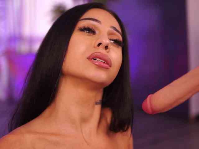 AzraReign Sex Cam Show