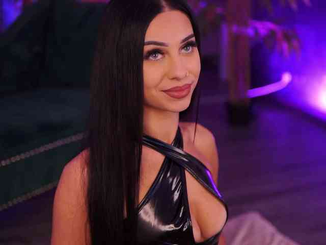 AzraReign webcam