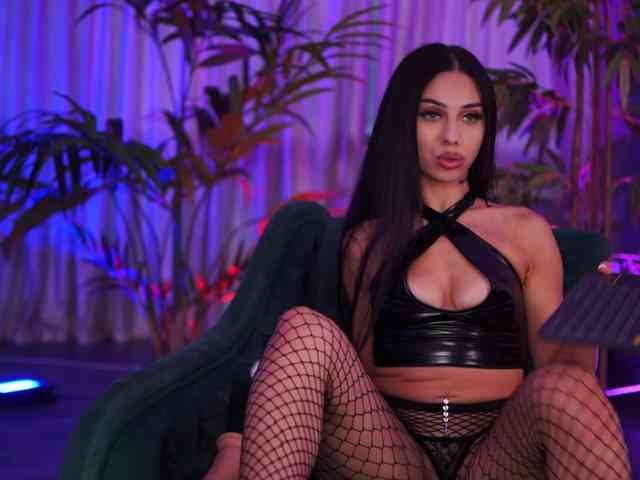 AzraReign webcam