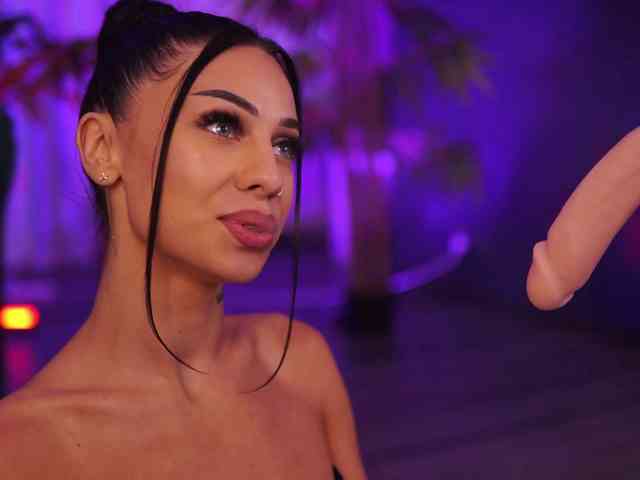 AzraReign Sex Cam Show