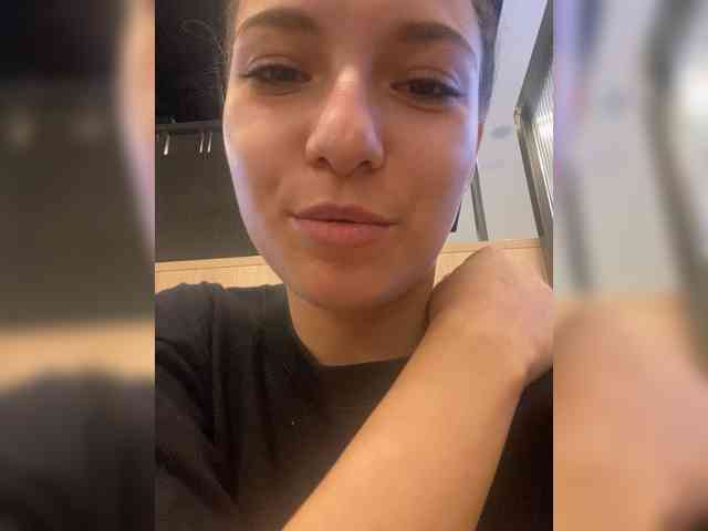 -Stella-21- webcam