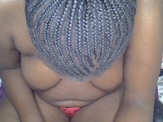 Prettyyas's Live Webcam