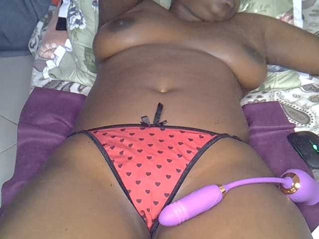 Prettyyas live cam on BongaCams
