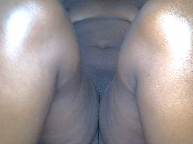 Prettyyas live cam preview