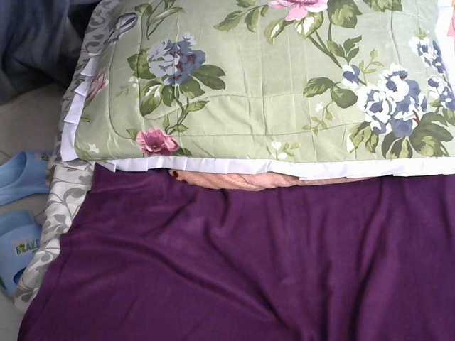 Prettyyas live cam on BongaCams