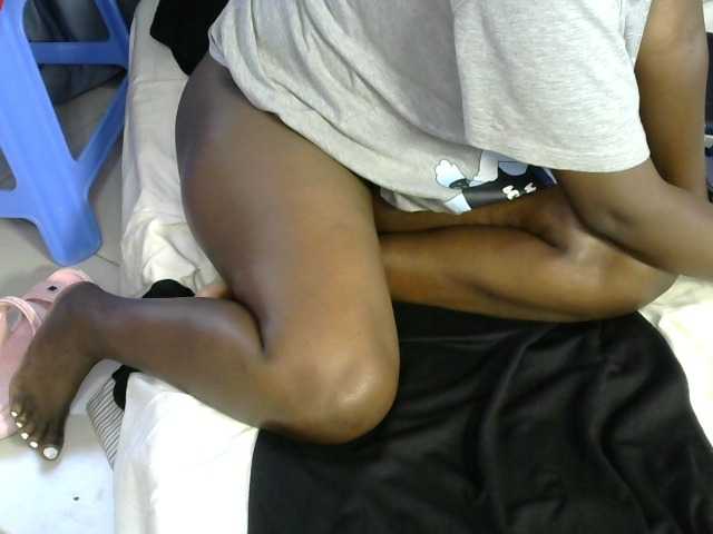 Prettyyas live cam on BongaCams