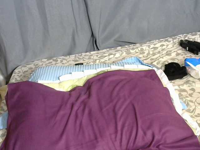 Prettyyas live cam preview