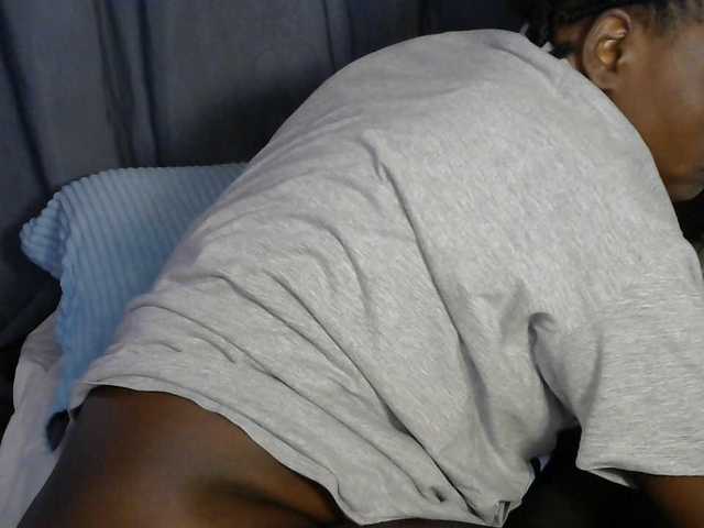 Prettyyas live cam on BongaCams