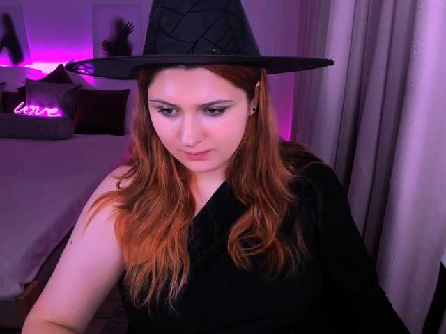 Milenafiery live cam on BongaCams