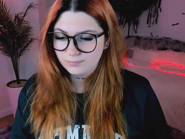 Milenafiery live cam on BongaCams