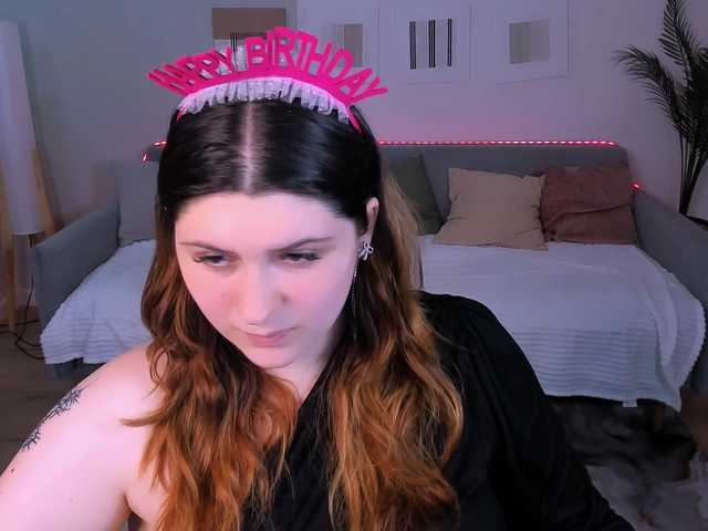 Milenafiery live cam on BongaCams