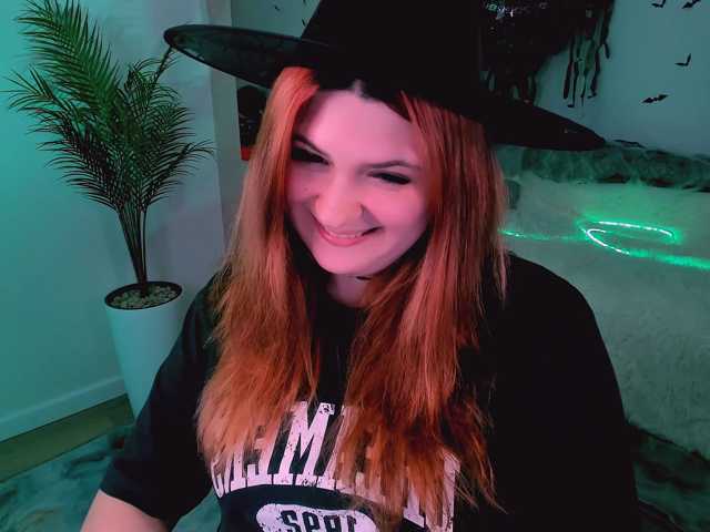 Milenafiery live cam on BongaCams