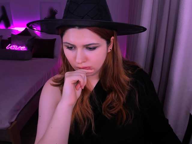 Milenafiery live cam on BongaCams