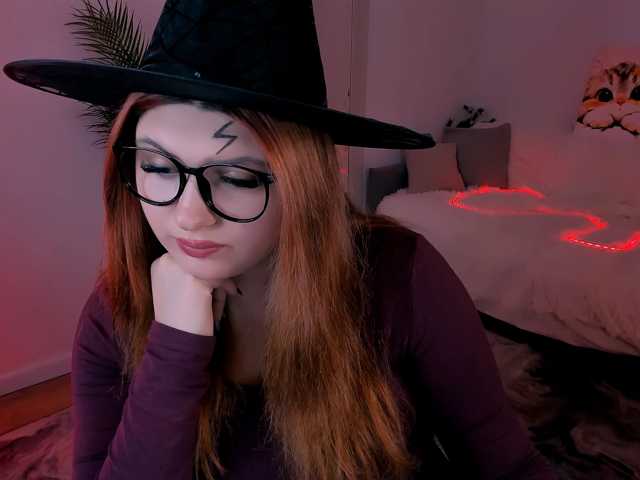Milenafiery live cam on BongaCams