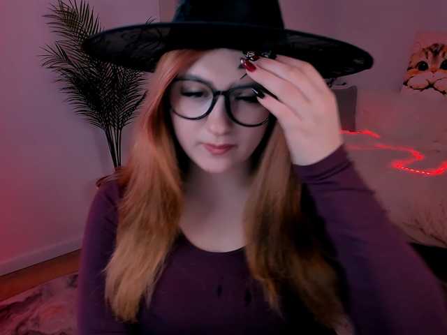 Milenafiery live cam on BongaCams