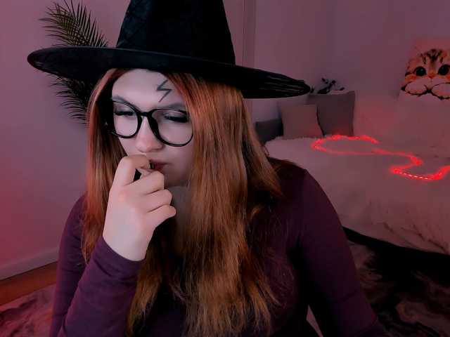 Milenafiery live cam on BongaCams