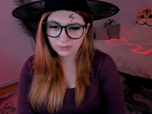 Milenafiery live cam on BongaCams