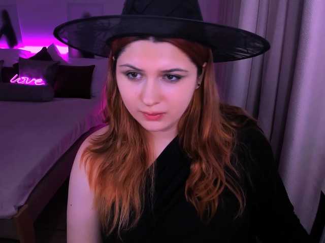 Milenafiery live cam on BongaCams