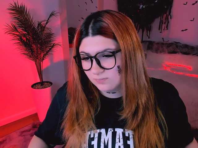 Milenafiery live cam on BongaCams