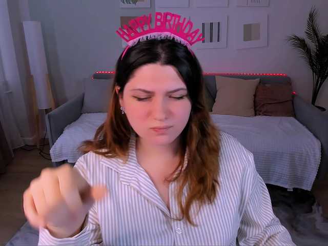Milenafiery live cam on BongaCams