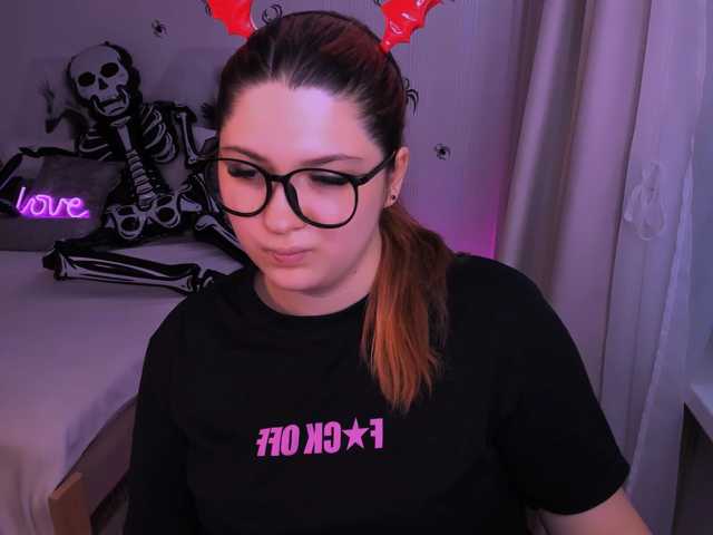 Milenafiery live cam on BongaCams